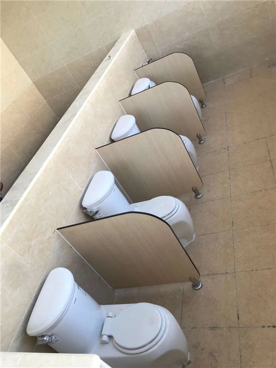 昆明卫生间隔断的安装步骤介绍