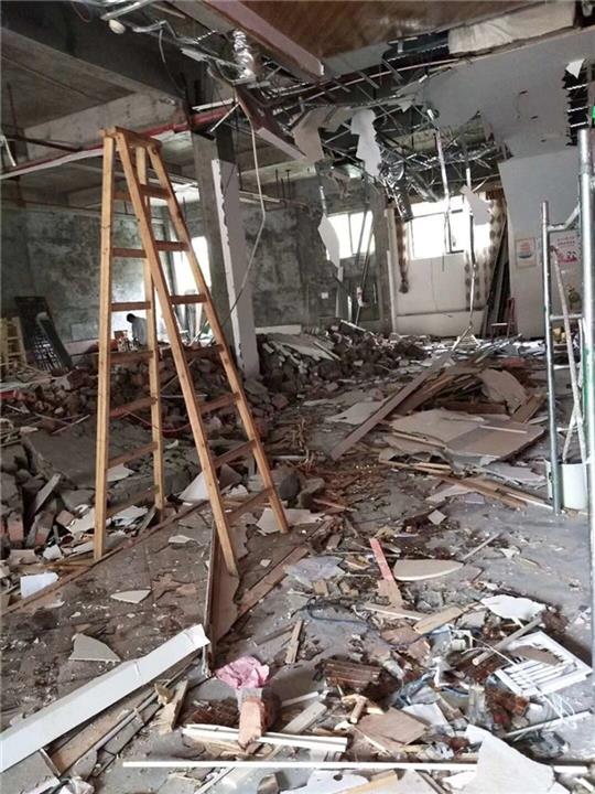 打墙电话