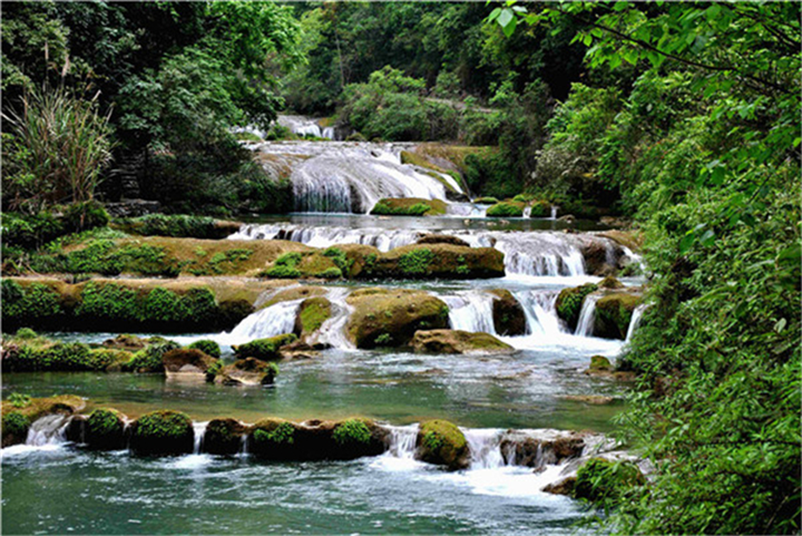 贵州六盘水月照机场旅游包车接机价格贵吗