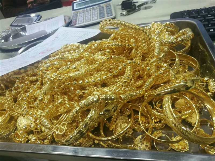 新都回收黄金铂金名表名包奢侈品