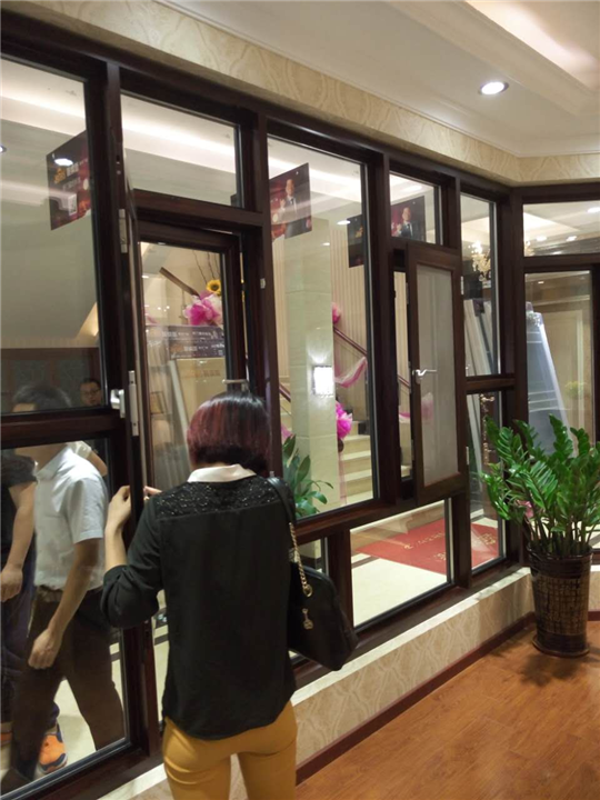 南充帝奥斯门窗