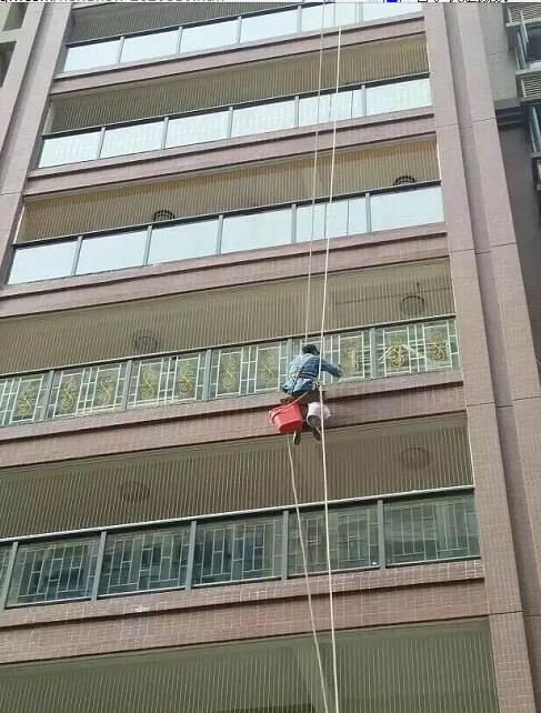 普宁搬家找欧师傅 