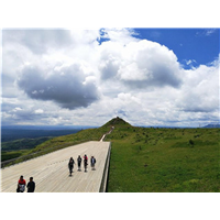 张北坝上草原旅游景点,您可以策马扬鞭 