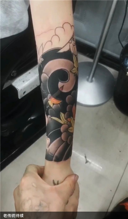 石狮锁骨纹身好不好看 