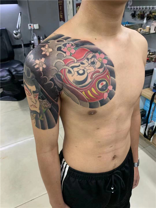 石狮女生纹身要纹什么比较性感