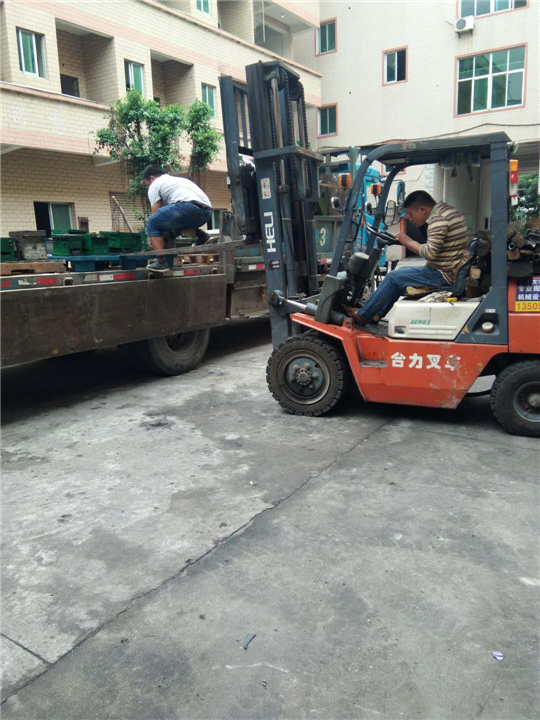 泉州**的搬家公司 