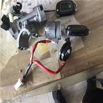 奎屯换锁公司师傅宋介绍 