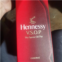 深圳洋酒瓶回收洋酒空瓶的鉴赏价值