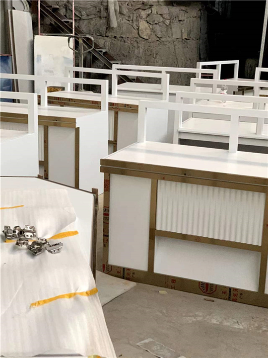贵阳珠宝翠玉展柜制作