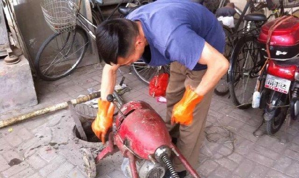 南昌市上海路小区化粪池清理 