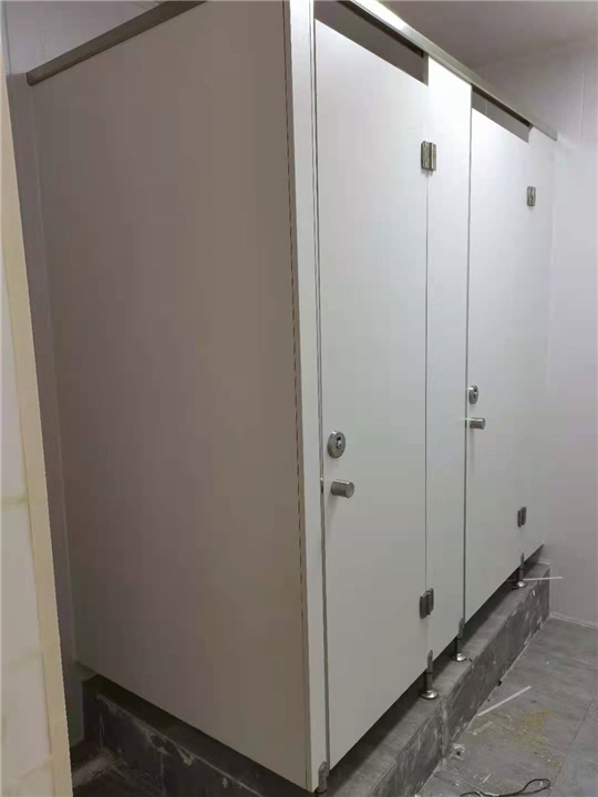 天津卫生间隔断厂