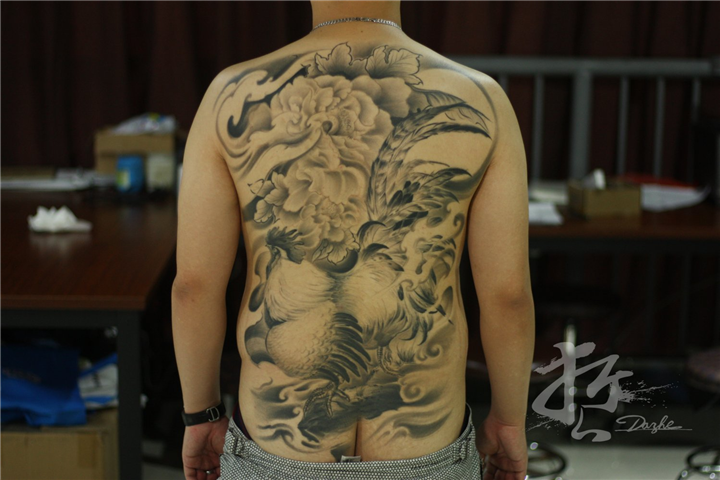 晋江满背纹身