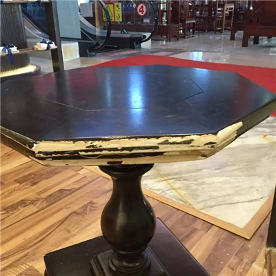 修补家具 