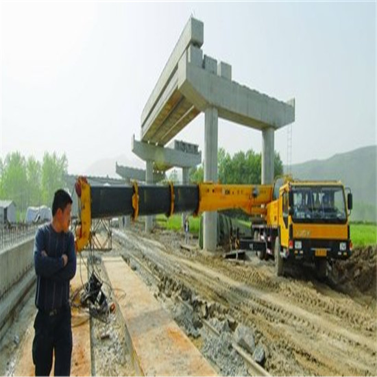 西安吊车出租│西安注塑设备搬运 