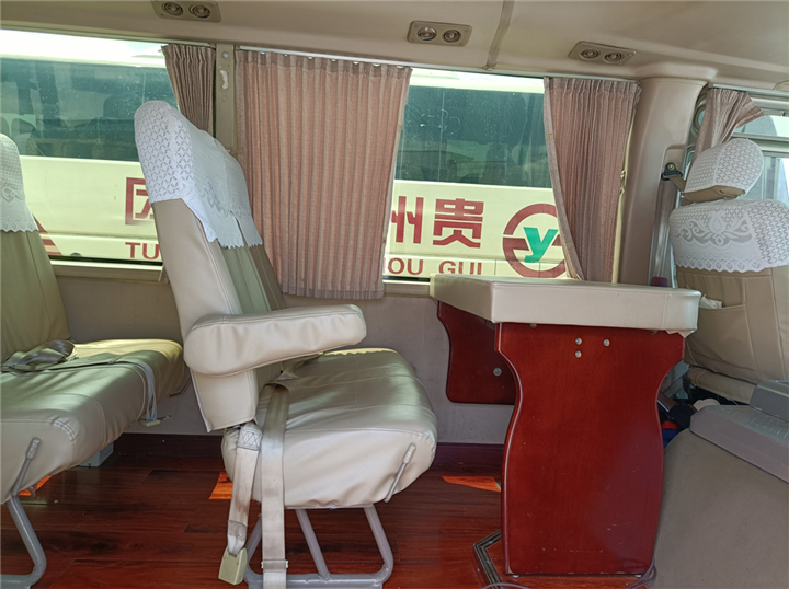 贵州安顺苗寨旅游包车自助游价格多少钱