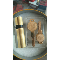 安装指纹密码锁