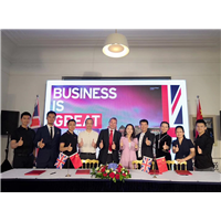 英国北京大使馆合影 