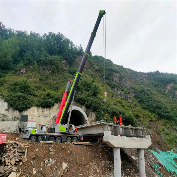 北海吊车承接车辆道路救援设备搬运