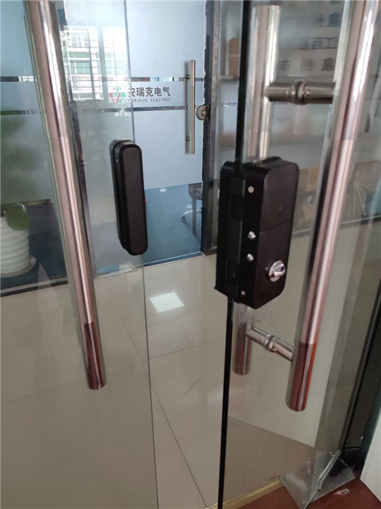 贵阳卷闸门锁开不了找开锁公司