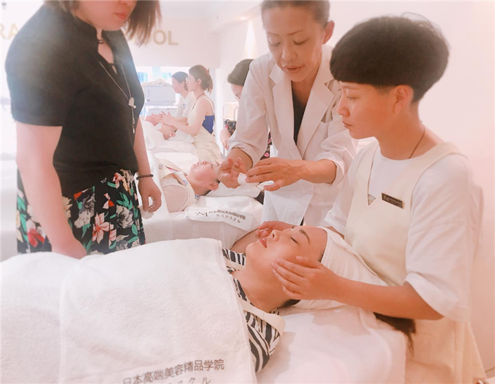 日本学皮肤管理哪家好 