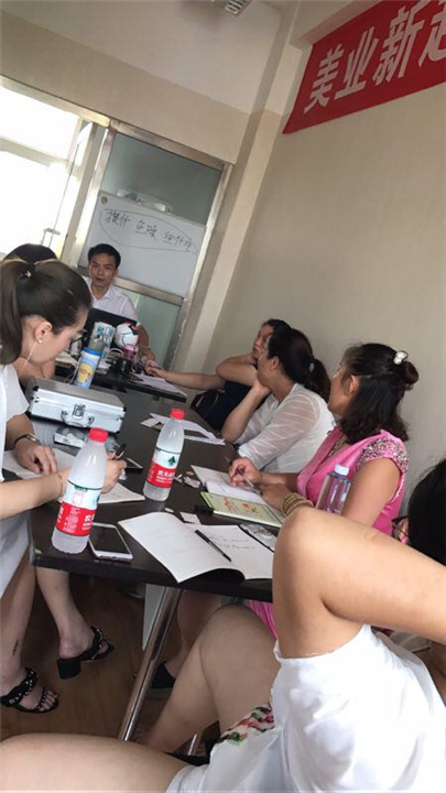 北京治疗近视眼培训学校 