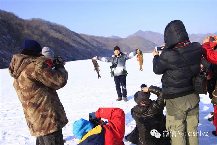 宽甸青山湖冬捕鱼