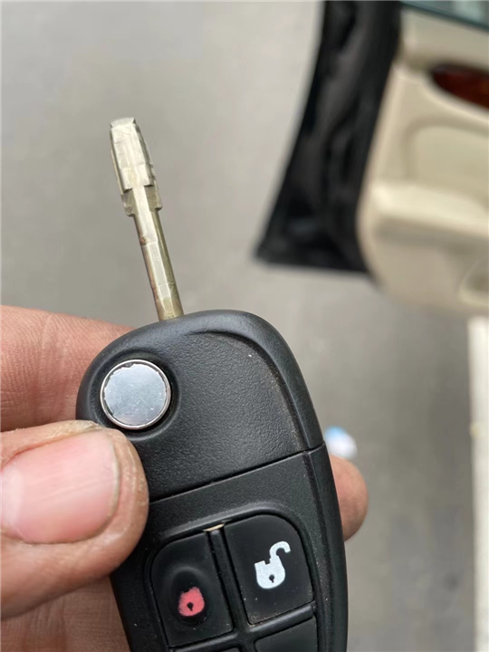 铜仁碧江区修玻璃门锁店电话多少