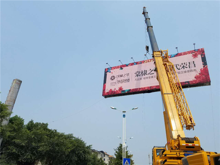 桂林吊车出租、阳朔吊车租赁公司