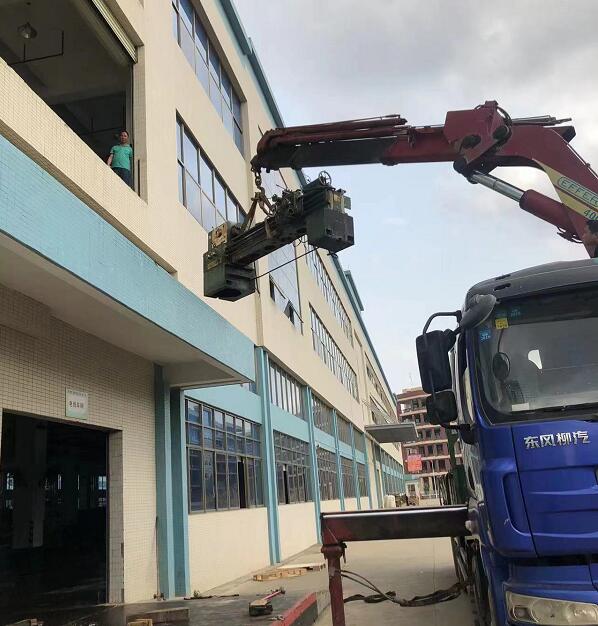 惠州随车吊出租运行注意事项