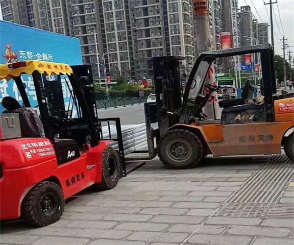 遵义叉车租赁公司电话