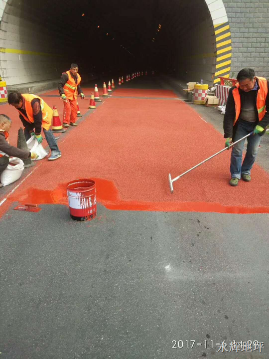 陶瓷颗粒路面彩色防滑路面粘结剂批发 
