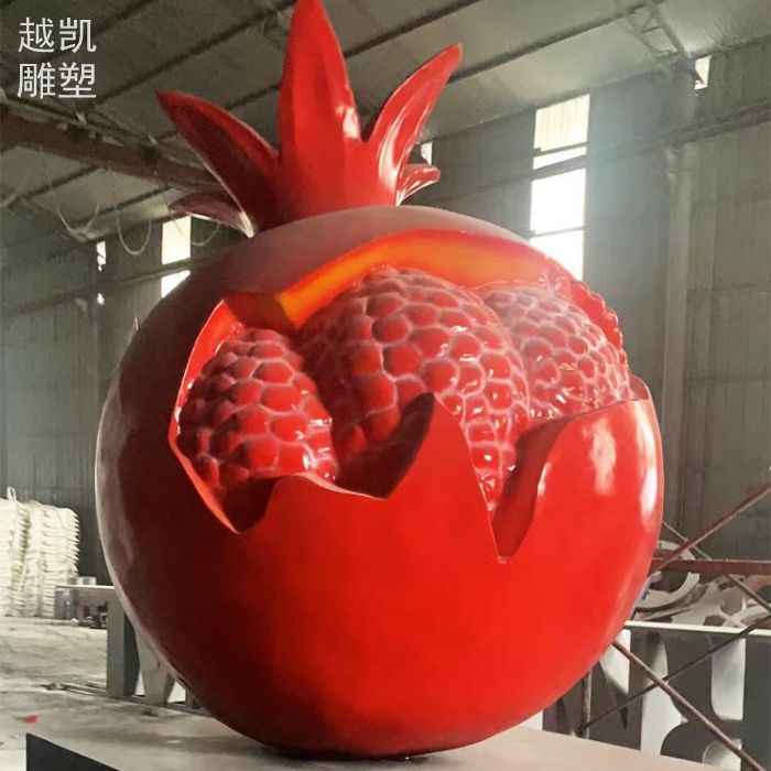 批发校园大石榴雕塑异形类制造商
