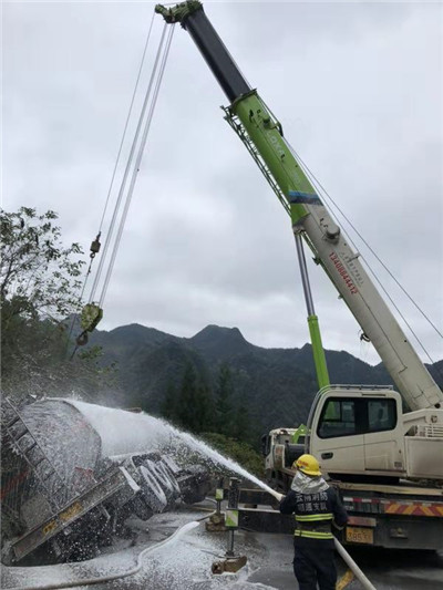 镇雄吊车