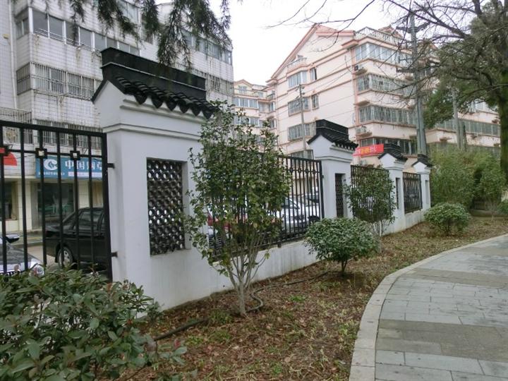 花边滴水供应--水泥花窗价格