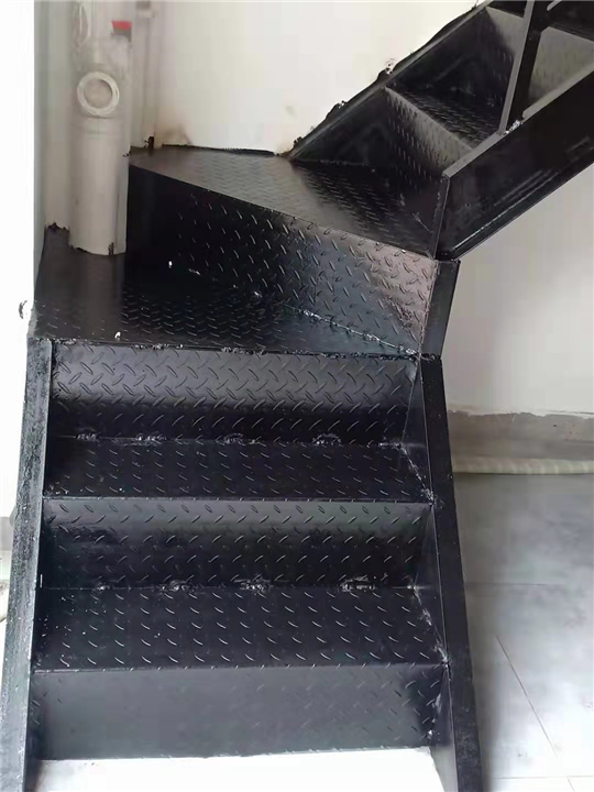钢架楼梯