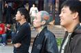 首席纹身师王广惠拍照 