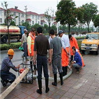 义乌北苑街道疏通下水道
