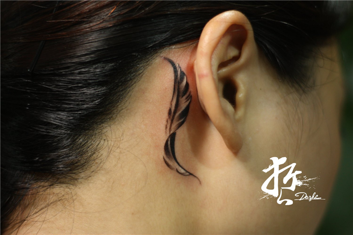 福州纹身耳背