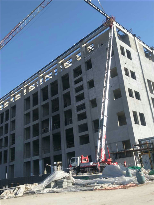 台州路桥哪里有租吊车吊建材的公司