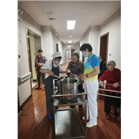 新疆老年公寓早餐养生汤