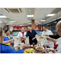 新疆老年公寓与院长一起