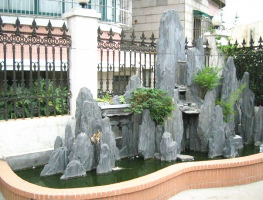 上海斧劈石假山制作