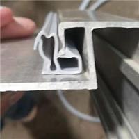 橡胶 