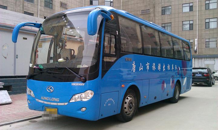 33座金龙旅游车