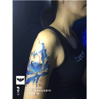 美女纹身--宝安纹身 