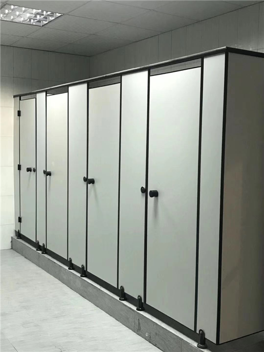 关于海口卫生间隔断的变更