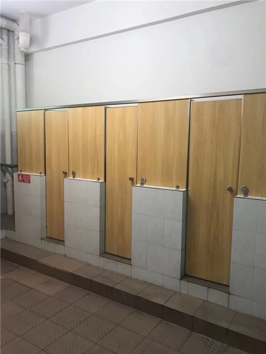 海南卫生间隔断如何做好防水工作