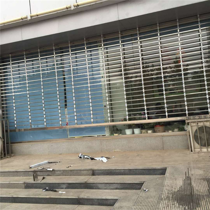 卷闸门运转中呈现的遇阻问题-石家庄电动卷闸门 