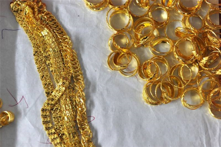 佳节黄金涨避险买盘连推黄金现货