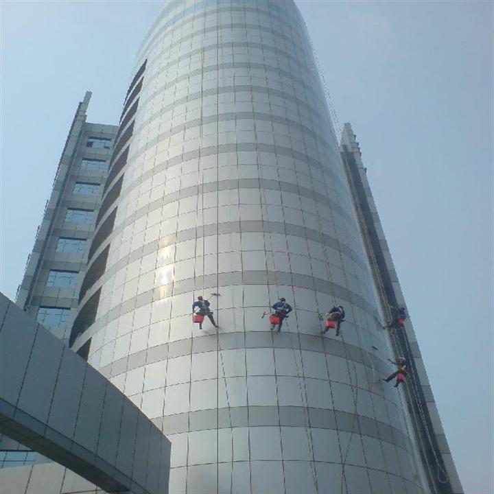 丽江玻璃外墙清洗|丽江玻璃外墙安装 